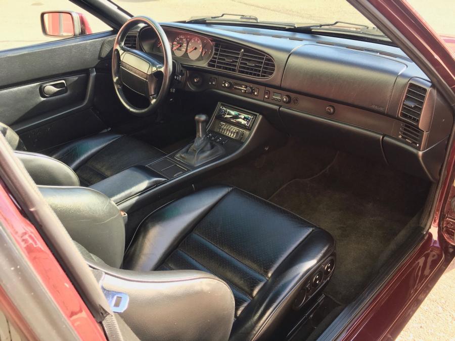 Интерьер Porsche 944 S2 Red Pearl 1990 года  (фото 44 из 86)